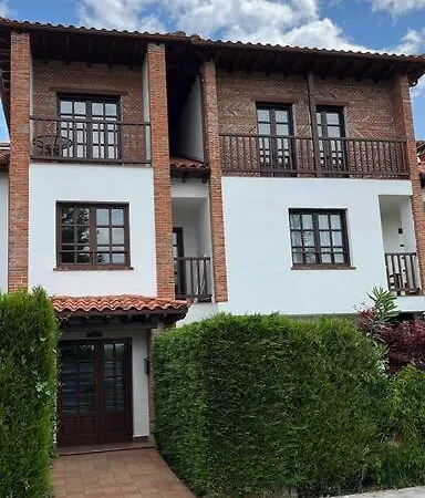 Apartment Mies De Estrada Comillas